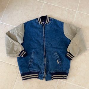 Dickies bomber jacket runs big! Perfect for oversized look stains in pictures